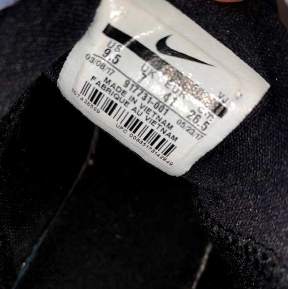 Nike Basketball/Volleyball Shoes - Picture 2 of 4